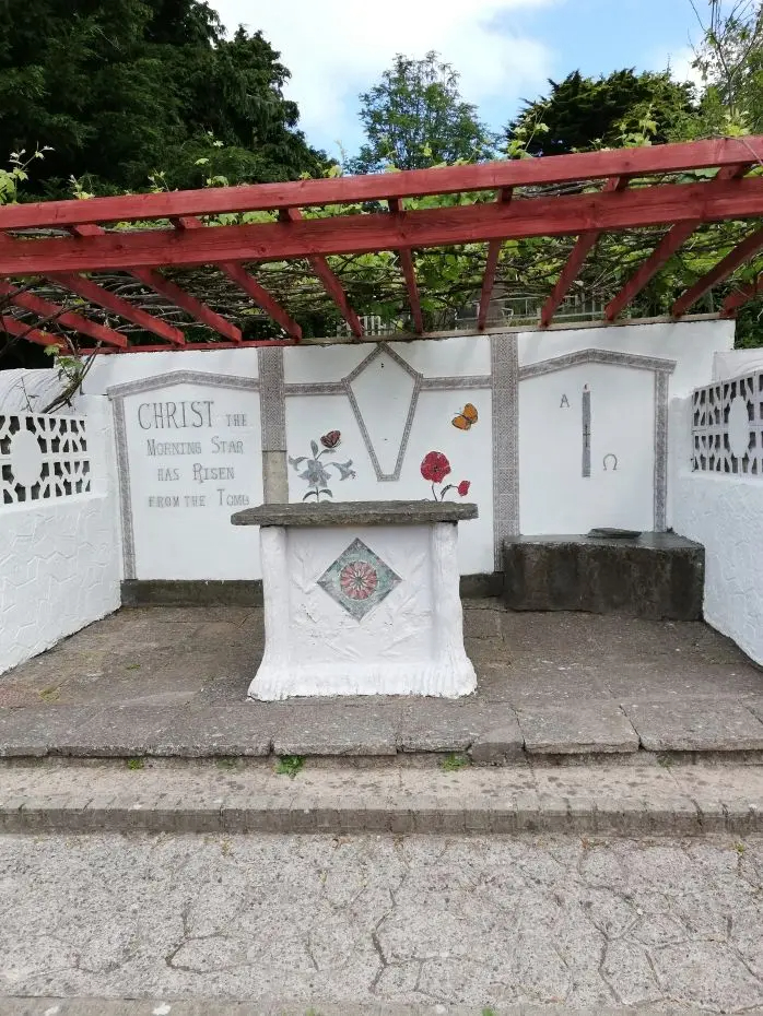altar;